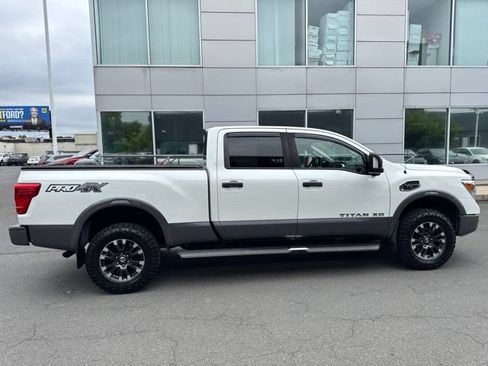 Used 2019 Nissan Titan PRO-4X w/ Pro-4x Convenience Package AWD/4WD image 7
