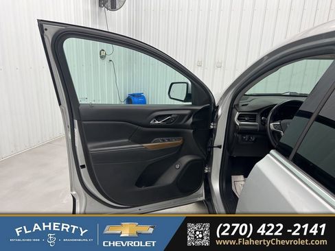 Used 2018 GMC Acadia SLE image 8