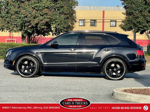 Used 2017 Bentley Bentayga AWD/4WD image 44