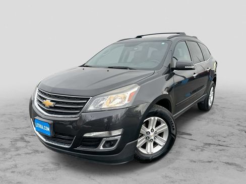 Used 2014 Chevrolet Traverse LT image 1