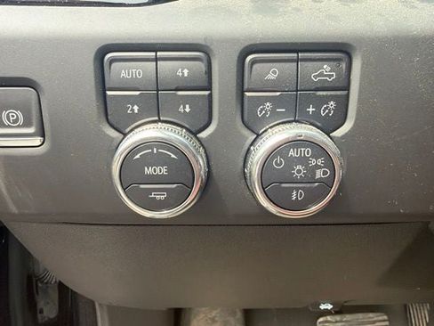 Used 2025 GMC Sierra 3500 Denali Ultimate AWD/4WD image 7