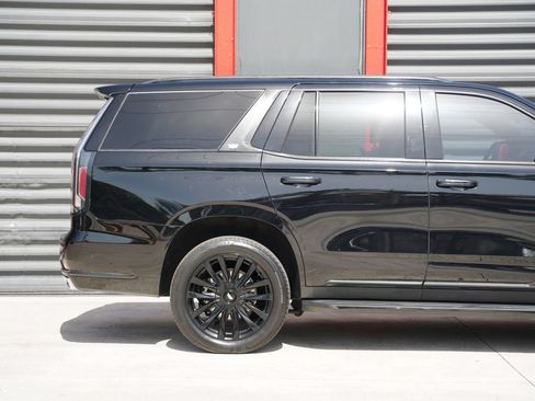 Used 2023 Cadillac Escalade Premium Luxury RWD image 7