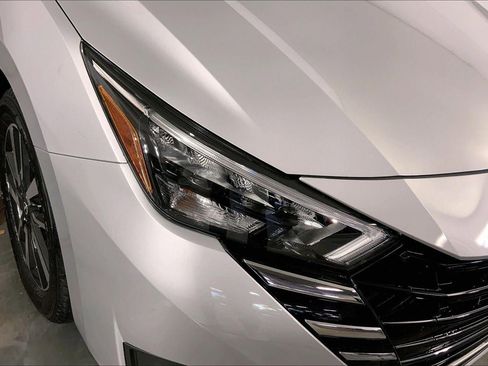 Used 2025 Nissan Versa SV w/ Trunk Package FWD image 26