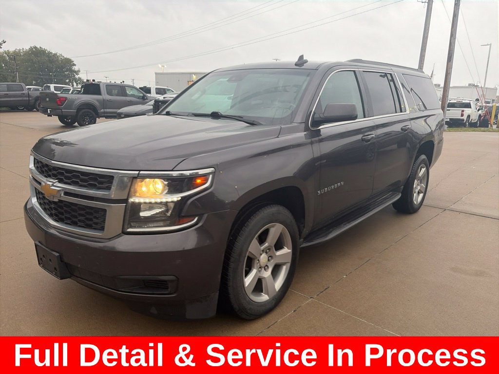 Used 2018 Chevrolet Suburban LT AWD/4WD image 3