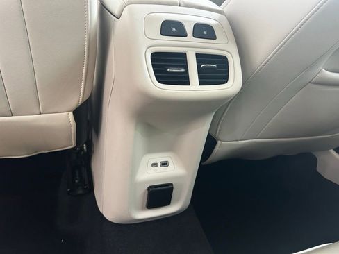 Used 2022 Buick Envision Avenir w/ Technology Package II image 20