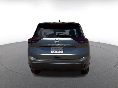 Used 2025 Nissan Rogue SV FWD image 11