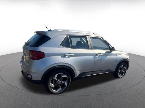 Used 2025 Hyundai Venue SEL image 15
