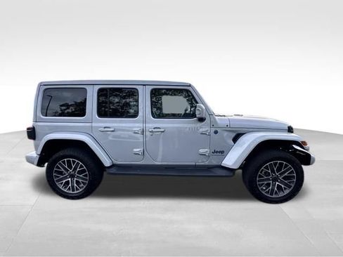 Used 2024 Jeep Wrangler High Altitude AWD/4WD image 9