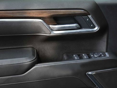 Used 2025 Chevrolet Silverado 1500 LT image 20