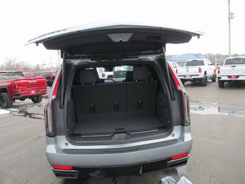 Used 2024 Cadillac Escalade Sport w/ LPO, ONYX Package image 7