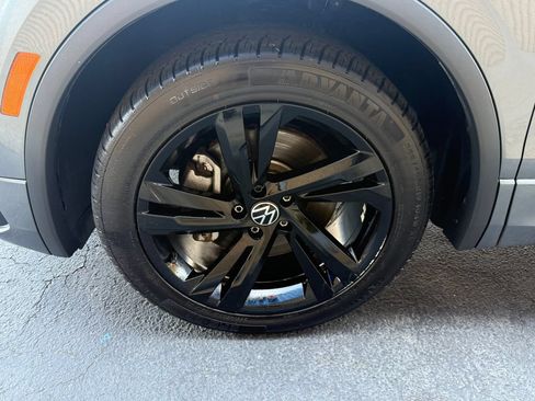 Used 2023 Volkswagen Tiguan SE R-Line AWD/4WD image 40