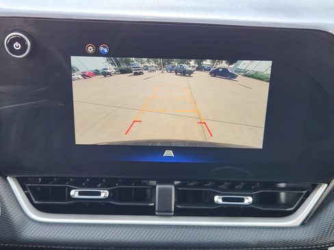 Used 2025 Chevrolet Equinox LT AWD/4WD image 18