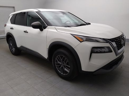 Used 2023 Nissan Rogue S FWD image 11