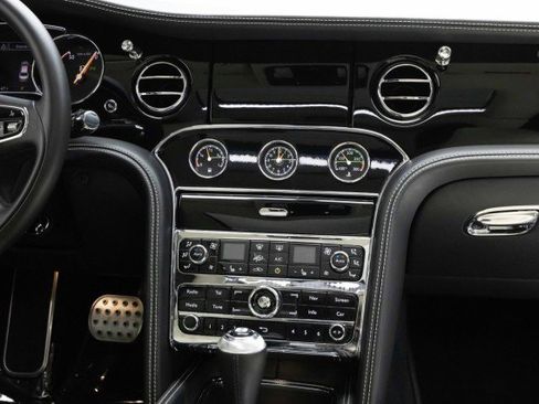 Used 2014 Bentley Mulsanne image 28