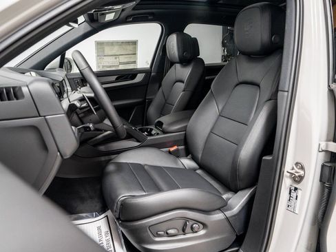 New 2026 Porsche Cayenne AWD/4WD image 5