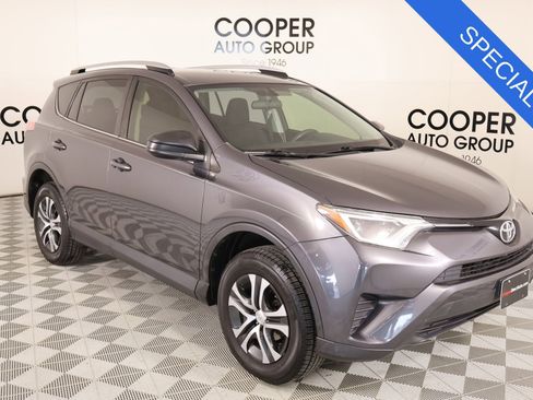 Used 2016 Toyota RAV4 LE image 1
