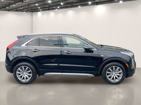 Used 2023 Cadillac XT4 Premium Luxury w/ Cold Weather Package AWD/4WD image 8