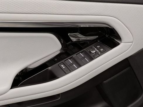 Used 2022 Land Rover Range Rover Evoque R-Dynamic S image 22