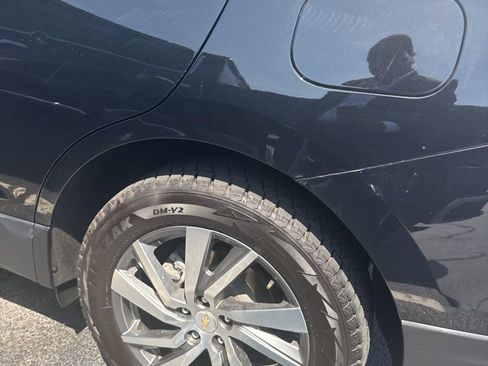 Used 2023 Chevrolet Equinox Premier AWD/4WD image 9
