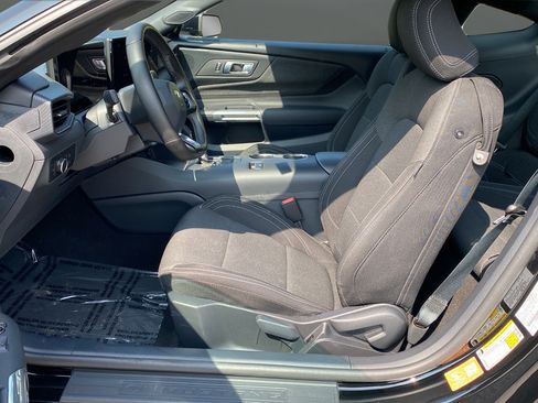 Used 2024 Ford Mustang Coupe RWD image 10