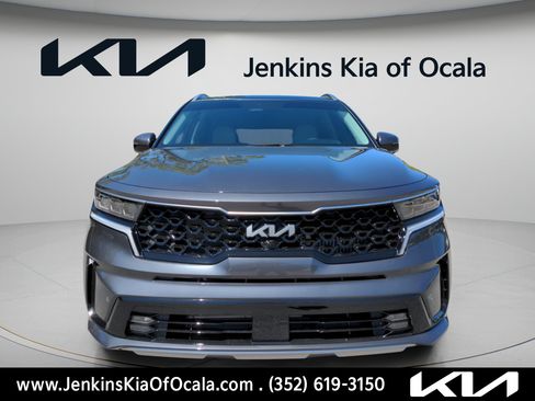 Certified 2023 Kia Sorento SX Prestige w/ Panoramic Sunroof Package AWD/4WD image 9