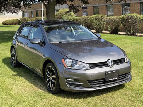 Used 2015 Volkswagen Golf S FWD image 3