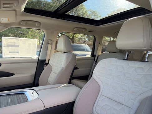 New 2026 Nissan Armada Platinum Reserve AWD/4WD image 8