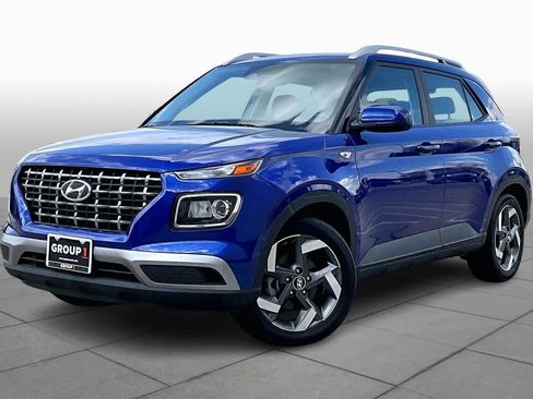 Used 2025 Hyundai Venue SEL image 1