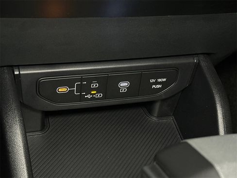 New 2025 Kia K4 LXS image 24