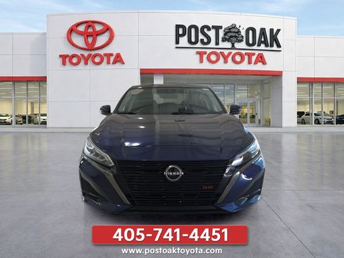 Used 2023 Nissan Altima 2.5 SR w/ SR Premium Package FWD image 7