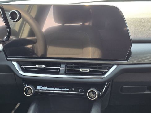 New 2026 Chevrolet Equinox EV LT image 20