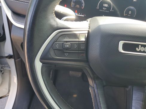 Used 2022 Jeep Grand Cherokee Limited AWD/4WD image 16