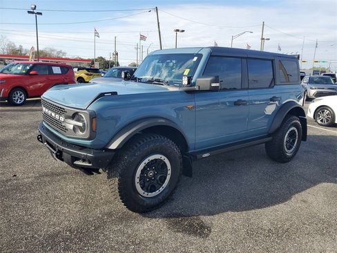 Used 2023 Ford Bronco Badlands image 2