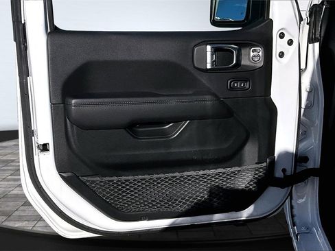 Certified 2021 Jeep Wrangler Unlimited Sahara image 24