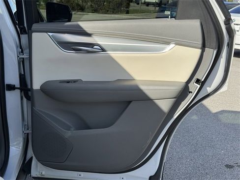 Used 2021 Cadillac XT5 Premium Luxury image 37