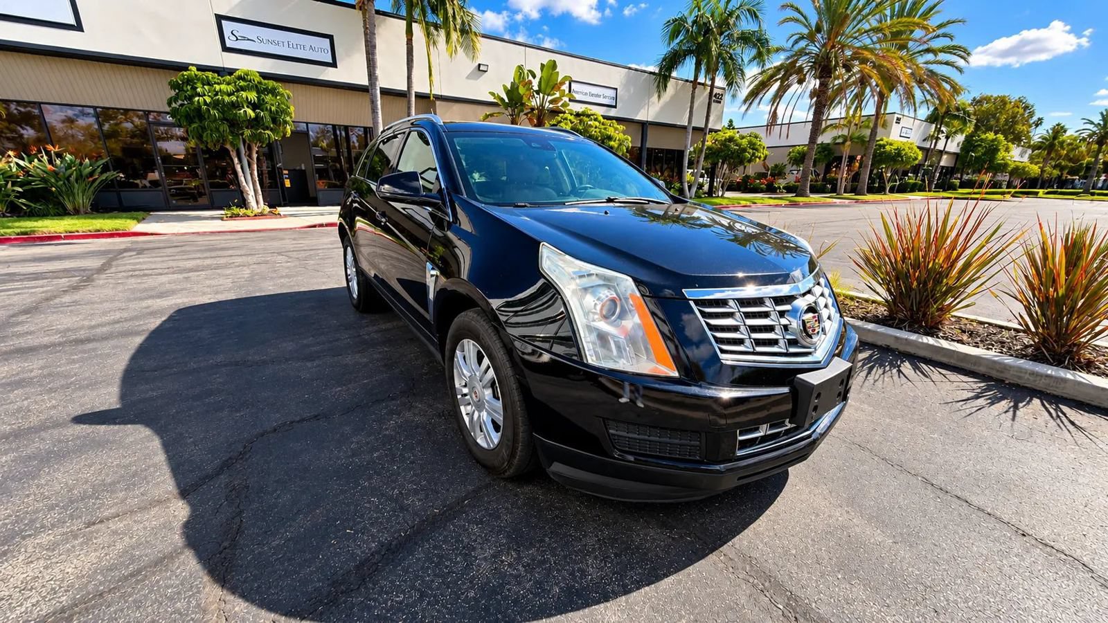 Used 2016 Cadillac SRX Luxury w/ Driver Awareness Package FWD image 1