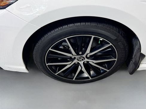 Used 2024 Toyota Camry SE FWD image 14