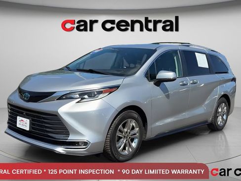 Used 2022 Toyota Sienna Platinum AWD/4WD image 1