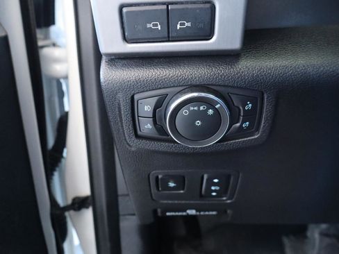 Used 2021 Ford F250 Platinum w/ FX4 Off-Road Package image 28