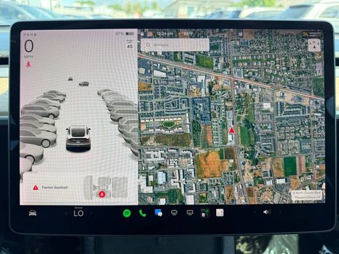 Used 2021 Tesla Model Y Long Range AWD/4WD image 42