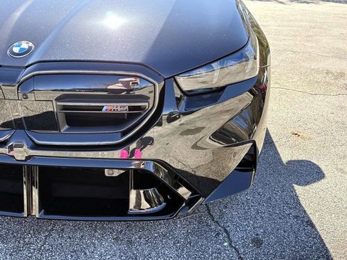 Used 2025 BMW M5 w/ Executive Package image 9