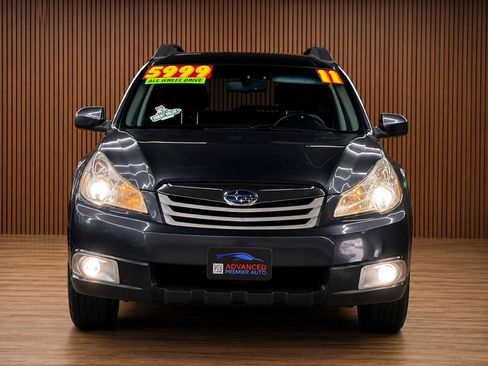 Used 2011 Subaru Outback 2.5i Premium w/ All-Weather Pkg AWD/4WD image 2