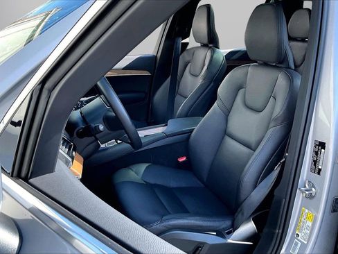 Used 2024 Volvo XC90 B5 Plus image 21