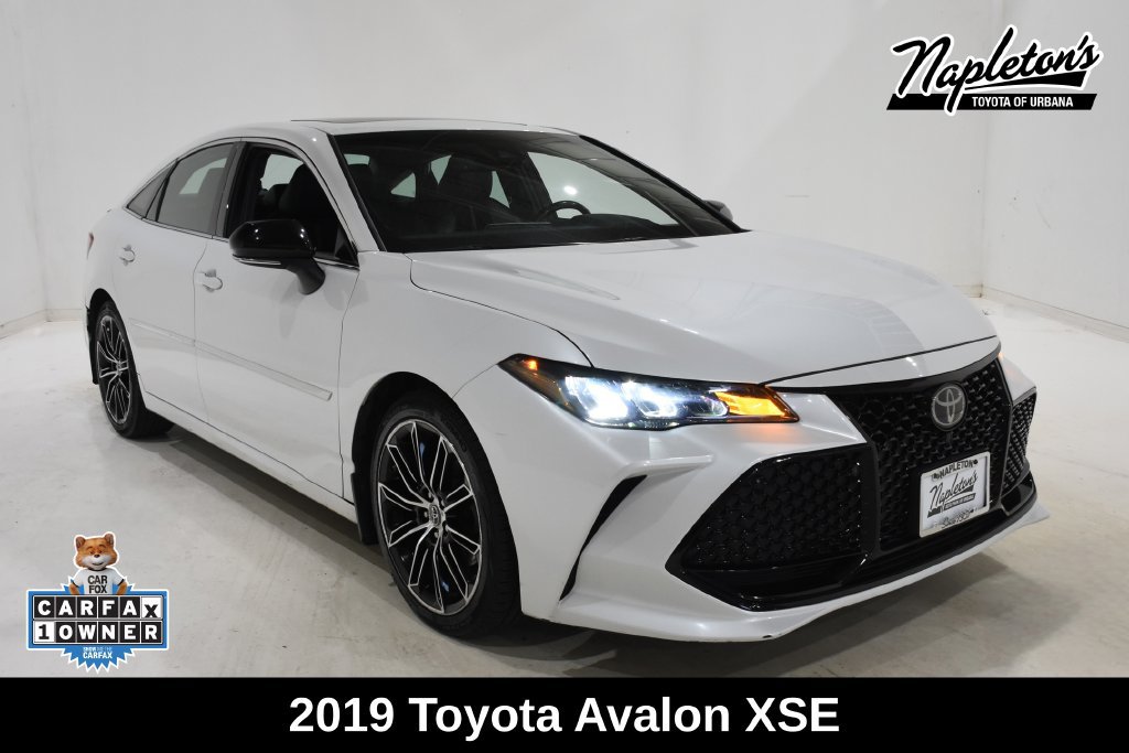 Used 2019 Toyota Avalon XSE w/ All Weather Liner Package FWD image 1