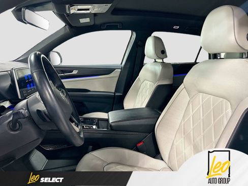 Used 2024 Volkswagen Atlas Cross Sport SEL Premium R-Line image 22