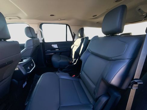 New 2026 Ford Expedition Active RWD image 32