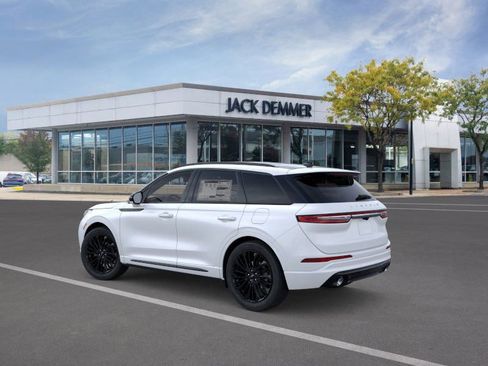 New 2026 Lincoln Corsair Premiere image 4