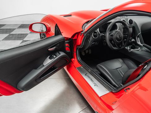 Used 2013 SRT Viper SRT-10 w/ Track Pkg RWD image 21
