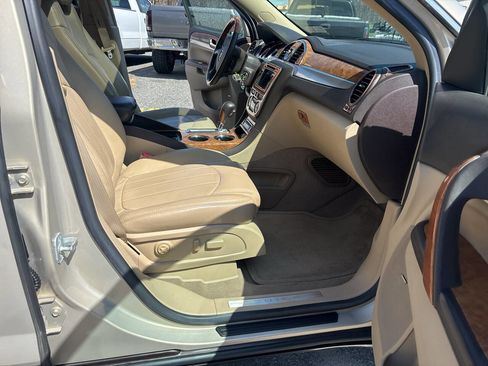 Used 2008 Buick Enclave CXL w/ Entertainment Package #3 image 24