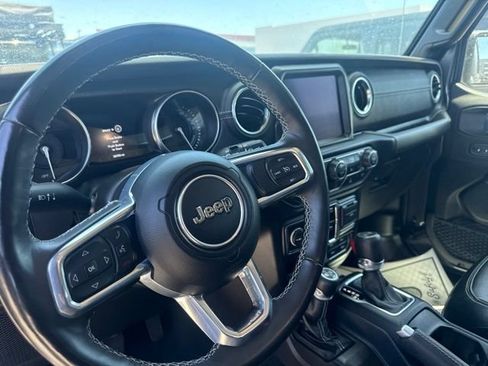 Used 2022 Jeep Wrangler Unlimited Sahara w/ Cold Weather Group AWD/4WD image 11